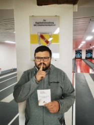 Sascha Gonschorek legt die  Schiri-Prüfung ab