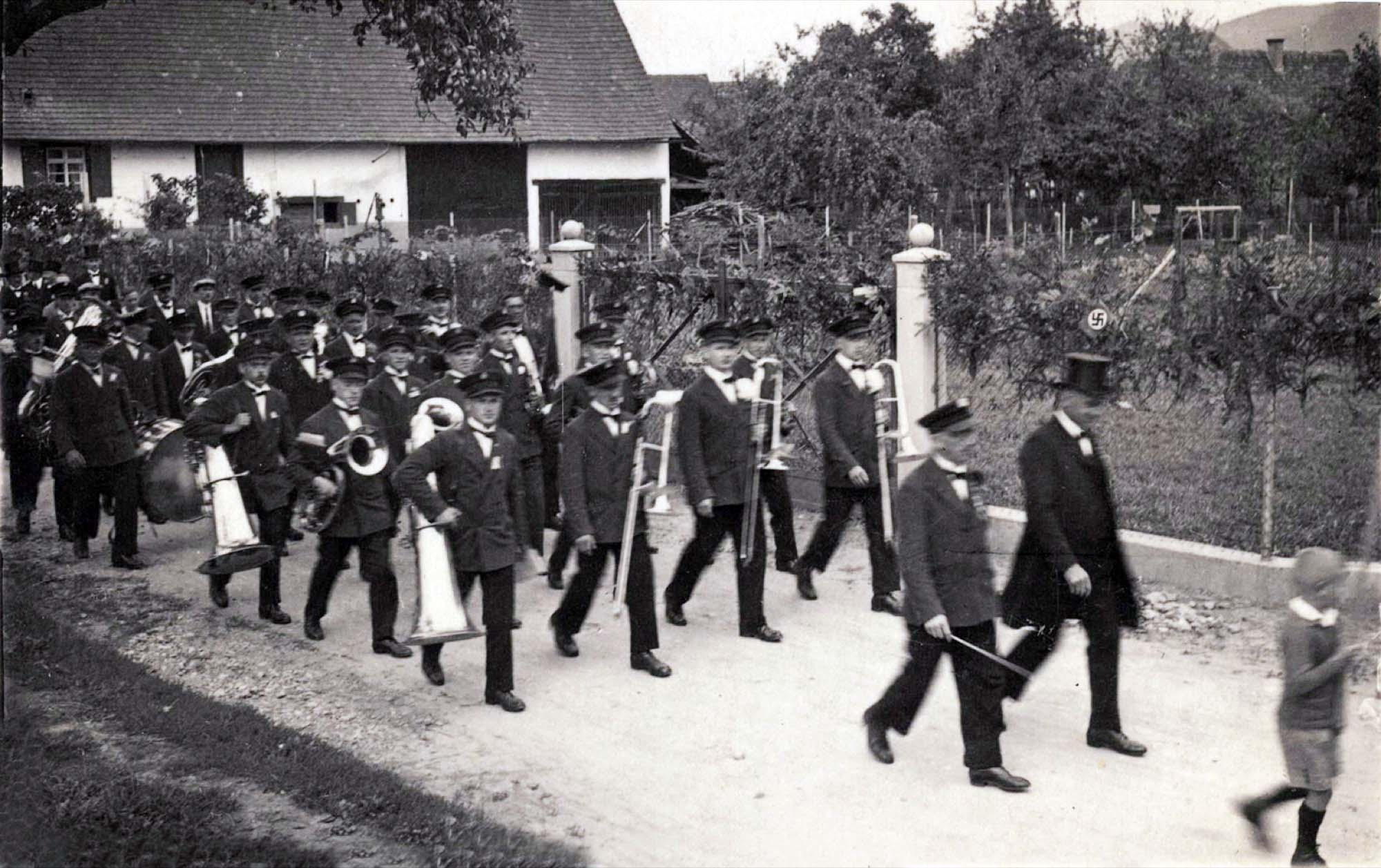 2021-12-10-ZE-UH-Verein-Musik Unterharmersbach-Geschichte-193x_Musikverein_red