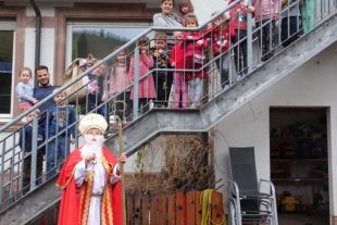 2021-12-15-OH-Kiga Sonnenblume- Nikolausbesuch-DSC01970