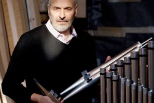 Claudius Winterhalter Orgelbauer Kuenstler in seiner Werkstatt