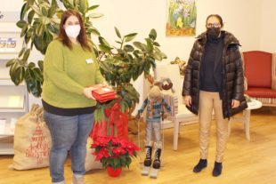 2021-12-17-BI-Gemeinde-Geschenke-Presse Nachbarschaftshaus