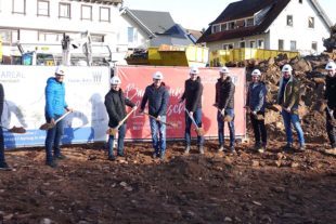 2021-12-17-ZE-UH-hpw-Spatenstich Rössleareal DSC05889