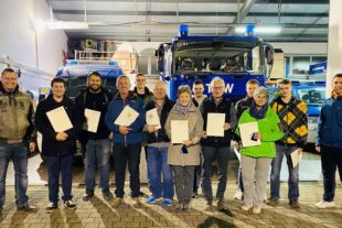 2021-12-27-BI-THW-Patrick Schwarz-Ehrungen-Gruppenbild_1