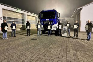 2021-12-27-BI-THW-Patrick Schwarz-Ehrungen-Gruppenbild_2