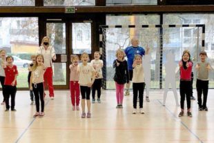 2021-12-3-ZE-UH-FVU-Handball-Grundschulaktionstag-Gruppe1