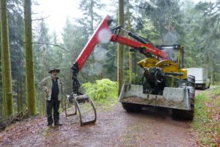 2022-1-3-NO-bia-Holzfällen-Josef Nolle-und-Rückeschlepper P1690785