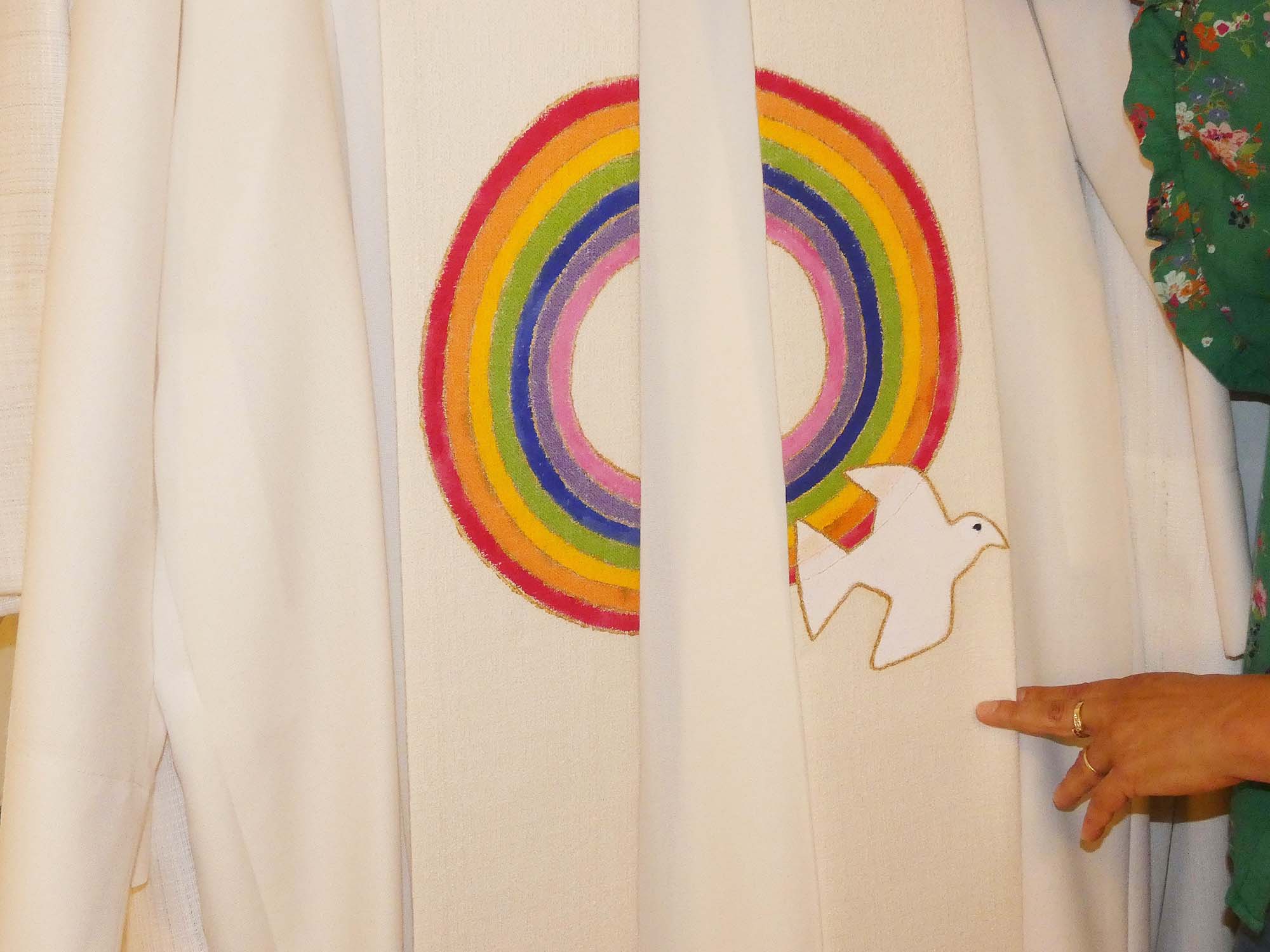 2022-2-16-BI-bia-Katja Kastens-und-SP Priesterstola mit Applikation