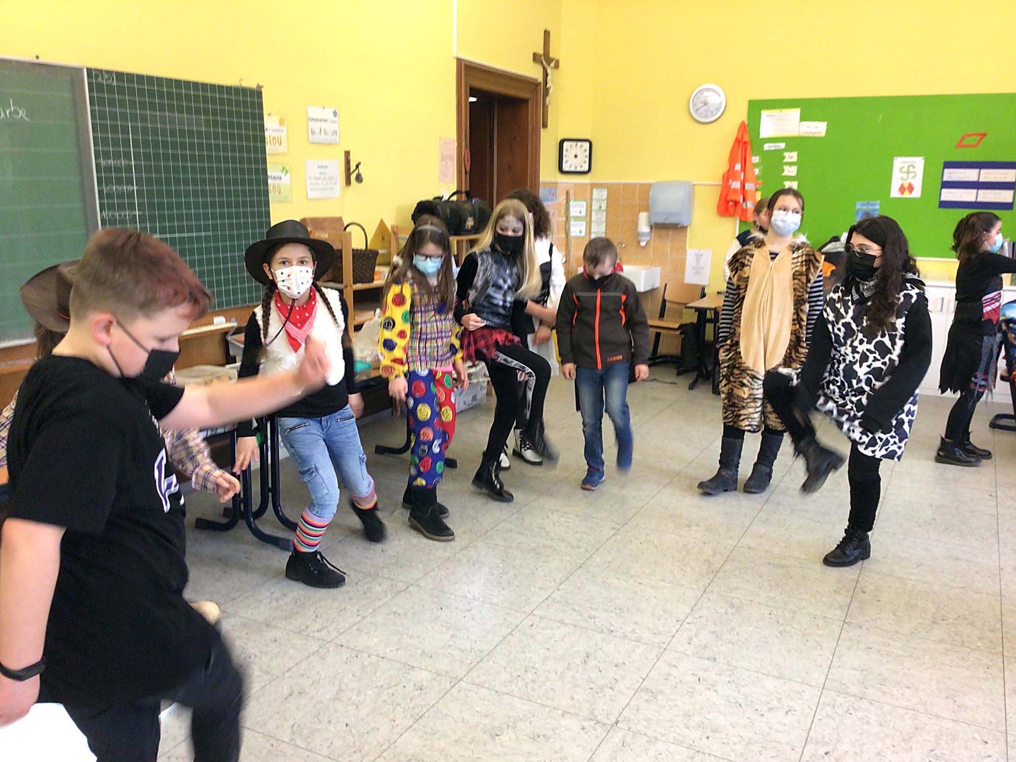 2022-2-28-NO- Petra Großmann- Fasent Grundschule 4Image