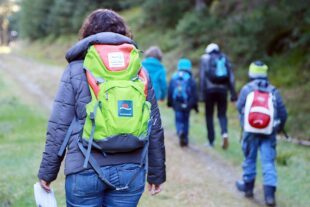2022-3-14-OH-Tourist Info- Annis Geheimnis Unterwegs bei Annis Schwarzwald Geheimnis auf dem Brandenkopf
