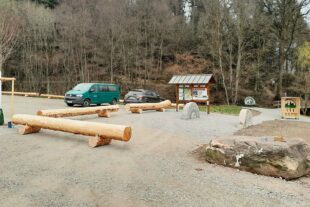 2022-3-21-ZE-Stadtmarketing-Adlerparkplatz-Bänke