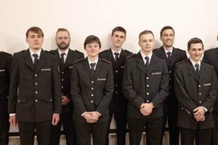 2022-3-30-BI-Katharina Boni-FFW-Generalversammlung-Befoerderung_Feuerwehrfrau_mann