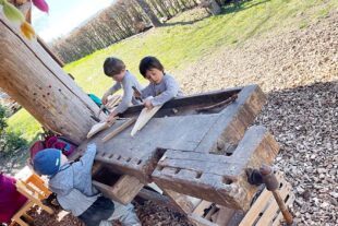 2022-3-30-BI-Sabrina Wiedmer-Naturkindergarten BI-Ostertisch-IMG_9426