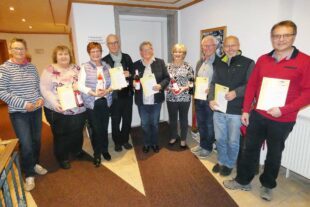 2022-4-12-ZE-UH-bia-WuF-Ehrungen-und-geehrte Mitglieder 2