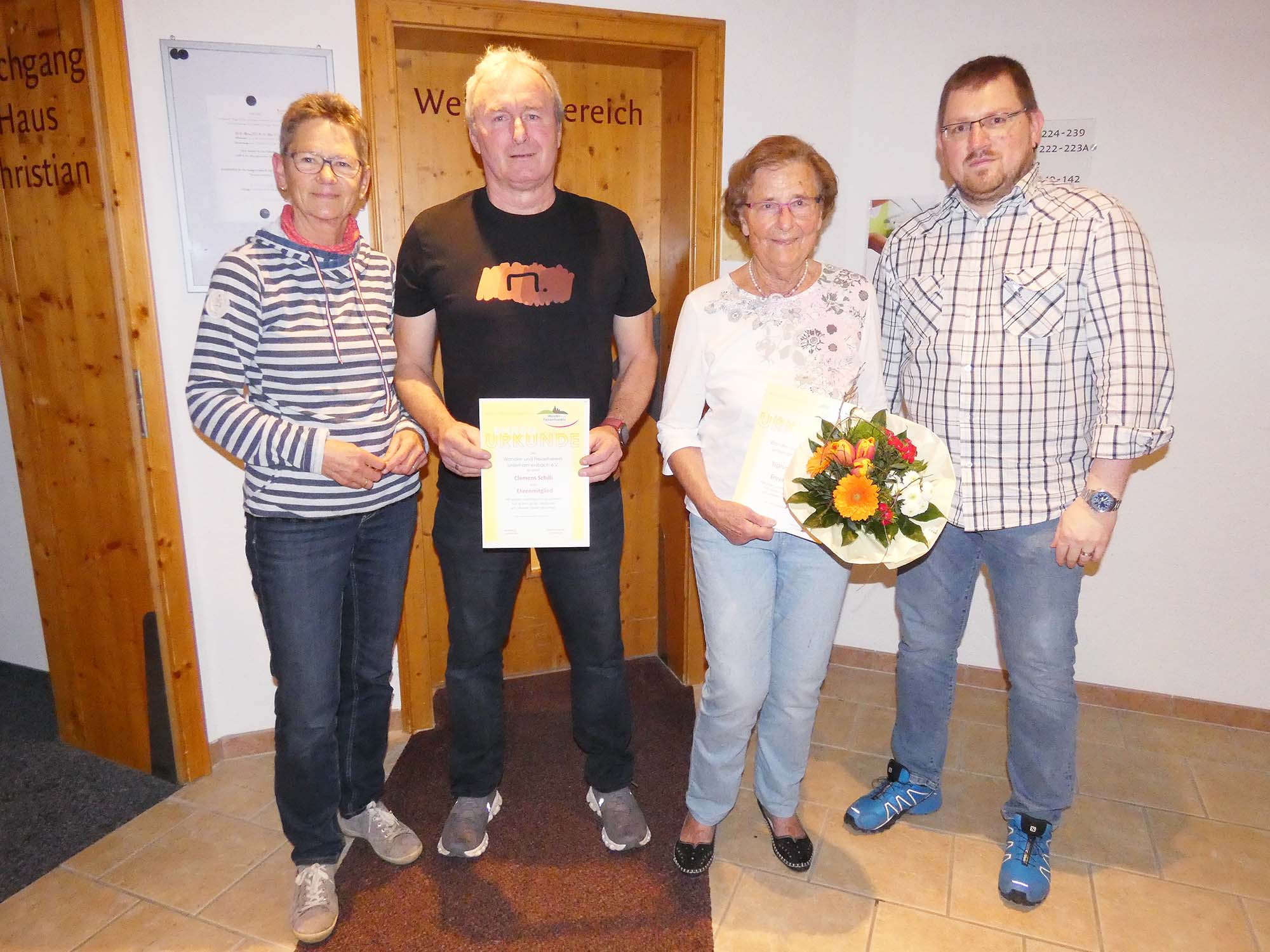 2022-4-12-ZE-UH-bia-WuF-Ehrungen-und-neue Ehrenmitglieder