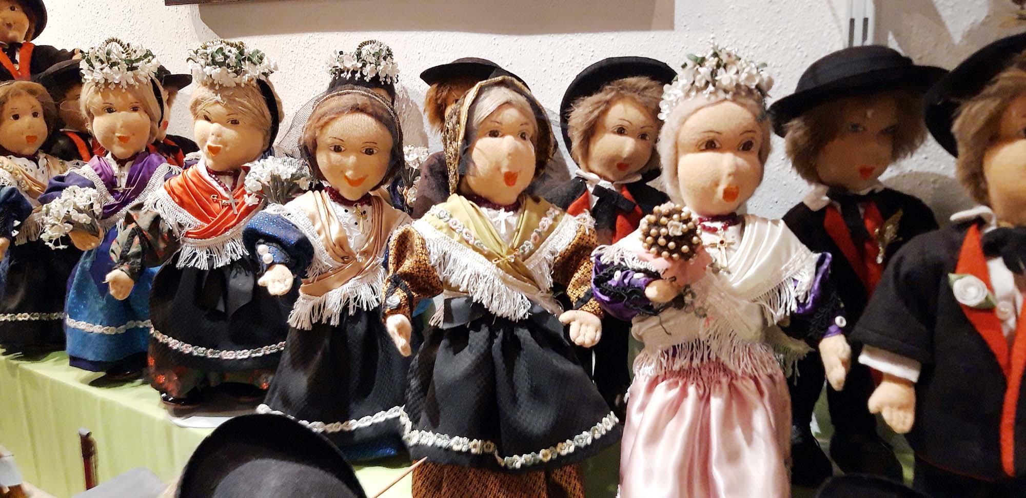 2022-4-14-NO-Touristen-Information-Puppenmuseum-Hochzeitszug 2