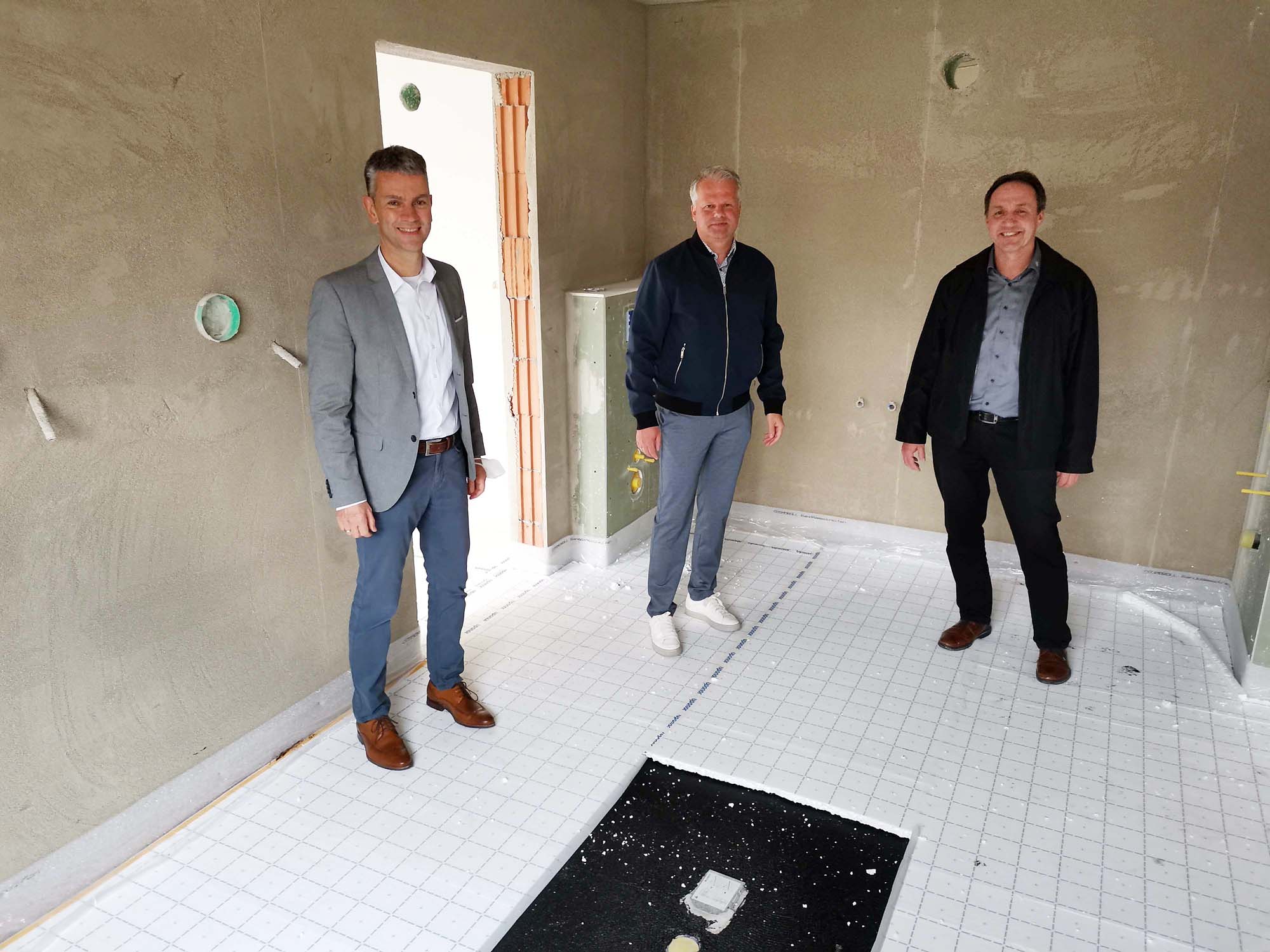 2022-4-22-BI-Unternehmen-Sparkasse-FVB-Carlo Carosi (von links), Volker Heizmann und Jürgen Kürner