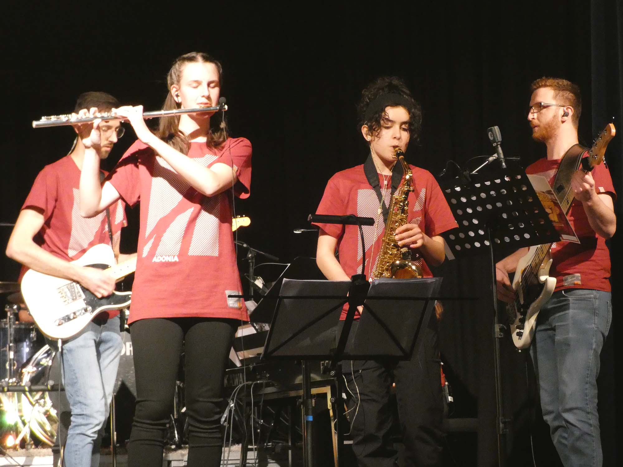 2022-4-22-OH-bia-Adonia-+ Band