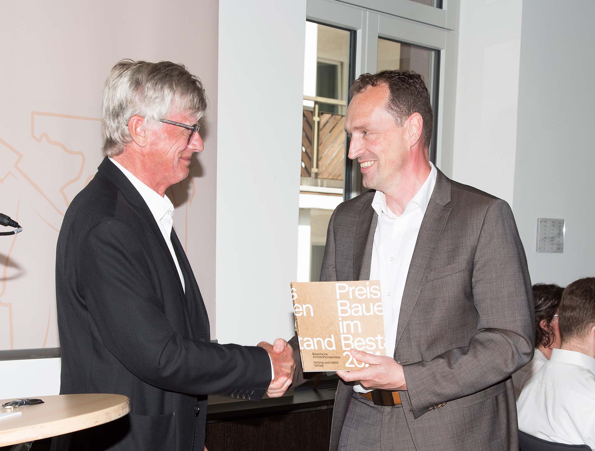 2022-5-23-OH-kal-Rathaus Einweihung-zzvkMG8A8129b