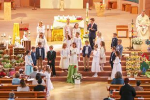 2022-5-4-OH-Fotostube Sarah-Erstkommunion-MIL_4192