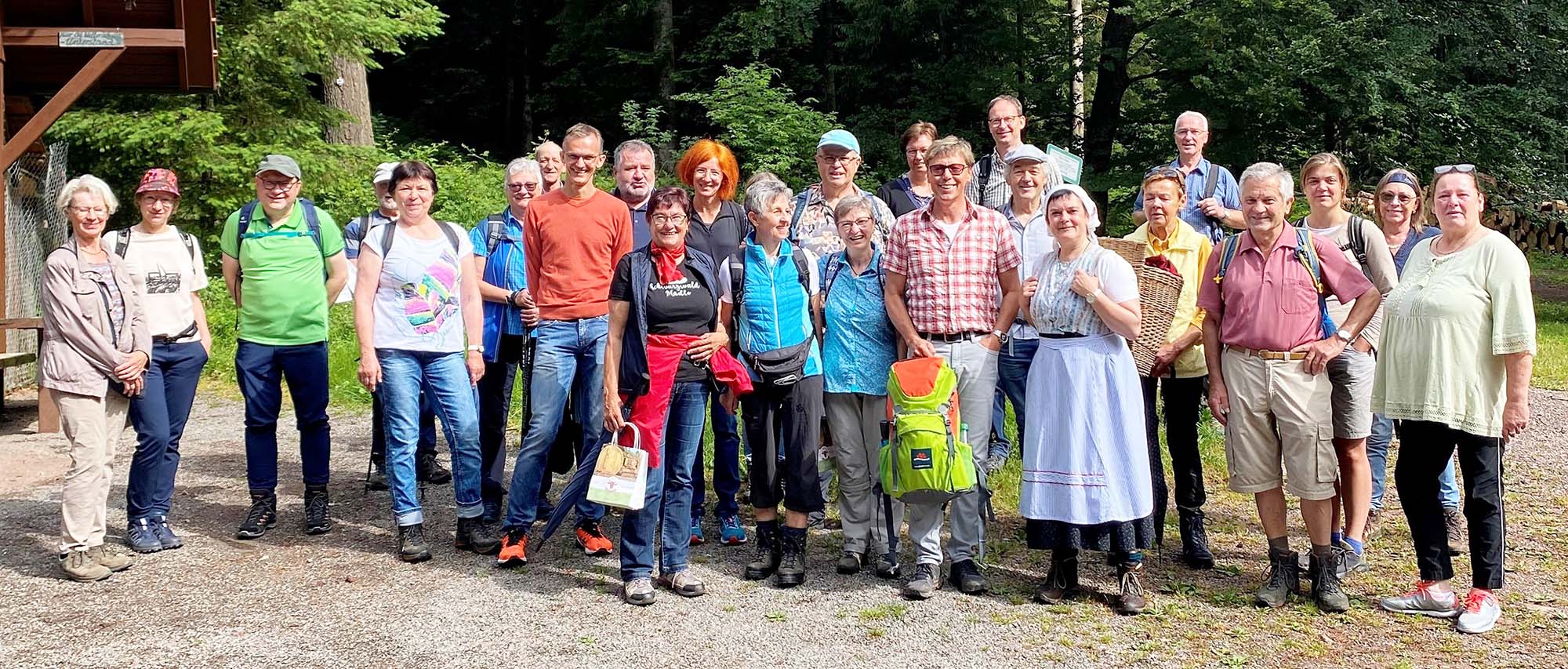 2022-6-10-NO-Hansy Vogt Entertainment Gruppenbild Erlebniswandern mit Hansy Vogt_1