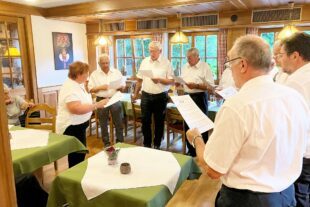 2022-6-29-BI-Gerhard Große-MGV-Liederkranz-der Chor singt