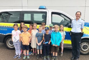2022-6-29-BI-Sabine Wemmer-Kindergarten-Besuch Polizei-IMG_1244