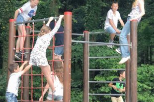 2022-6-7-ZE-UH-FVU-Handball-01_Kinder_spielen