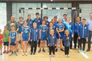 2022-6-7-ZE-UH-FVU-Handball-20220521_Jugend_Trainingsanzuege