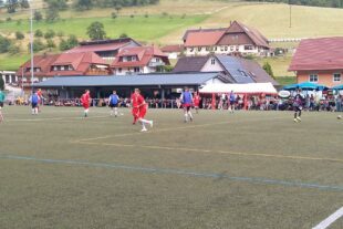 2022-7-1-OH-Verein-SVO-Dorfmeisterschaft-2019 Ortsturnier Bild vom Endspiel mit Zuschauern