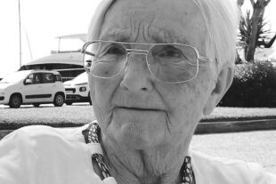 2022-7-15-NO-Gaby Spitzueller -privat-mit Sohn Heinz in _Mallorca_grau_Ausschnitt