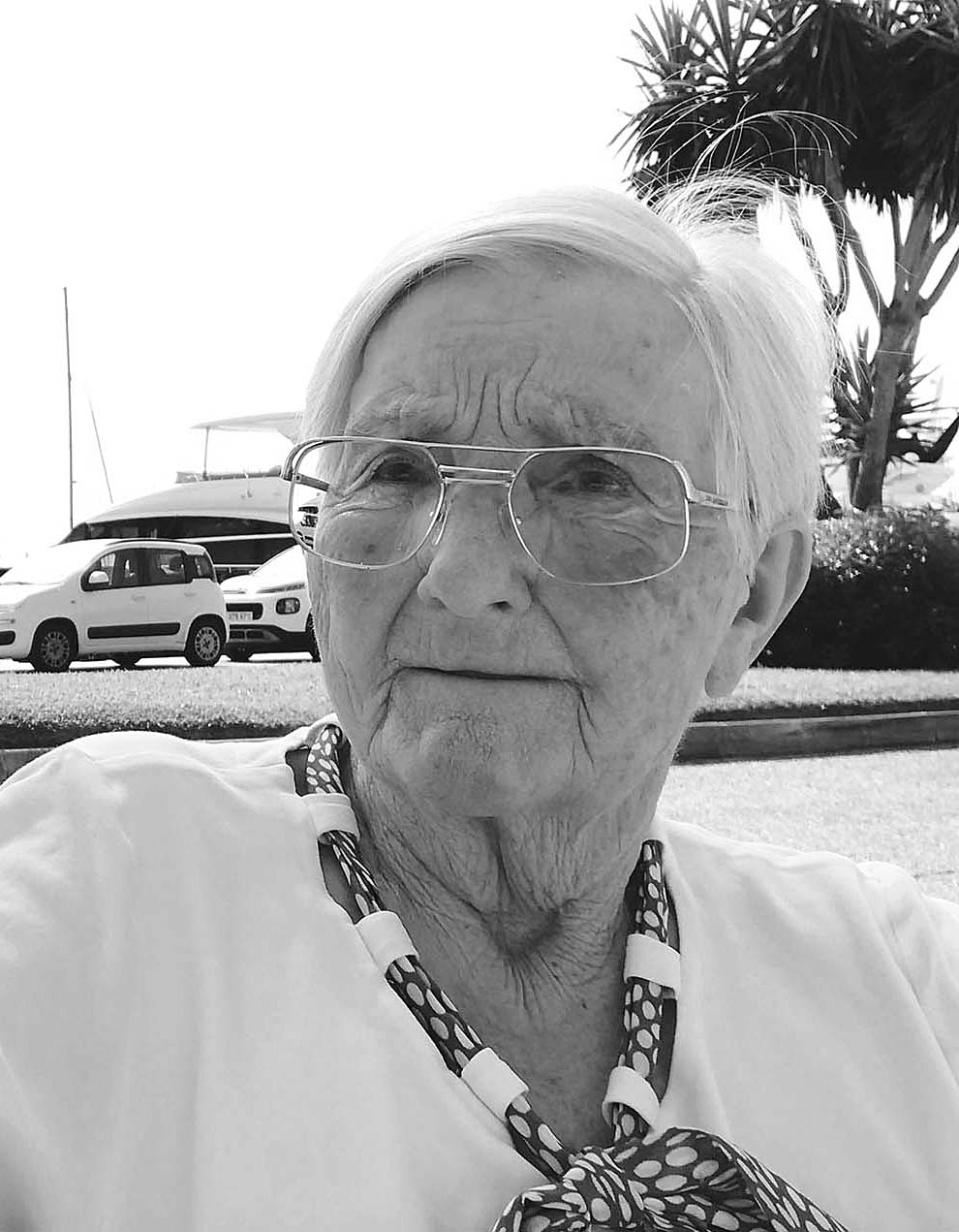 2022-7-15-NO-Gaby Spitzueller -privat-mit Sohn Heinz in _Mallorca_grau_Ausschnitt