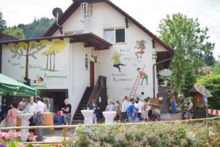 2022-7-15-NO-Puppenmuseum-über-HV-DSC_0398-25-Jahr-Feier des MuseumsJPG