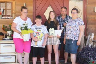 2022-7-27-ZE-UH-Tourist-Info-Fam. Preuth-Gästeehrung auf dem Herrenholz-IMG_2444