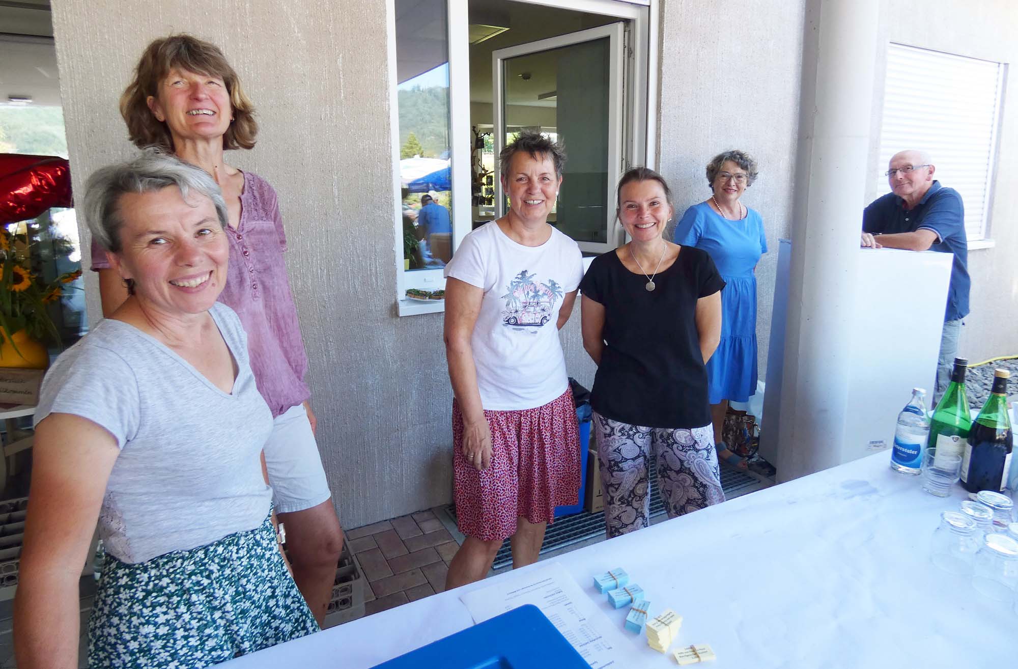 2022-7-29-BI-bia-Hilfe von Haus zu Haus-und-Bewirtungsteam