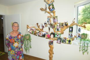 2022-7-29-BI-bia-Hilfe von Haus zu Haus-und-Mäntele-und-Helferbaum