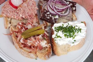 2022-7-6-NO-Gemeinde-Vesperteller Trachtengruppe