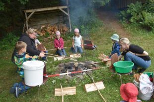 2022-7-6-NO-Kita St. Ulrich-Schulfüchse erlebten aufregende Waldwoche-Bild 2