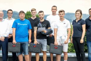 Sehr geehrte Damen und Herren,