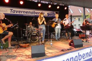 2022-8-19-BI-bia-Tavernenabend-+ Band