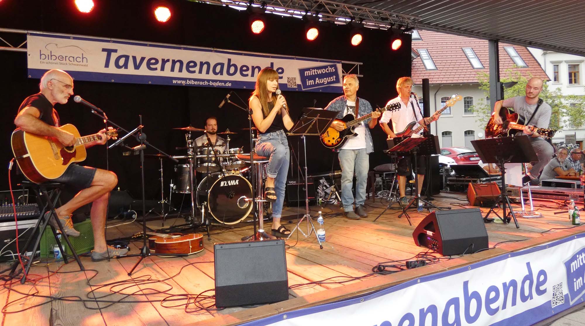 2022-8-19-BI-bia-Tavernenabend-+ Band