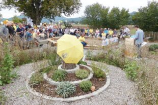 2022-8-29-BI-bia-Bienengarten-und-SP Garten mit Publikum 1