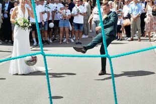 2022-8-5-BI-PB-bsch-Hochzeit Christ-2022-07-31 Manuel Christ beim Torschuss mit svenja
