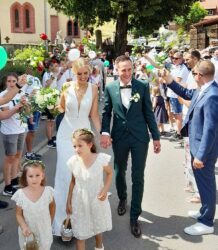 Fußballer und Biber gratulierten zur Hochzeit