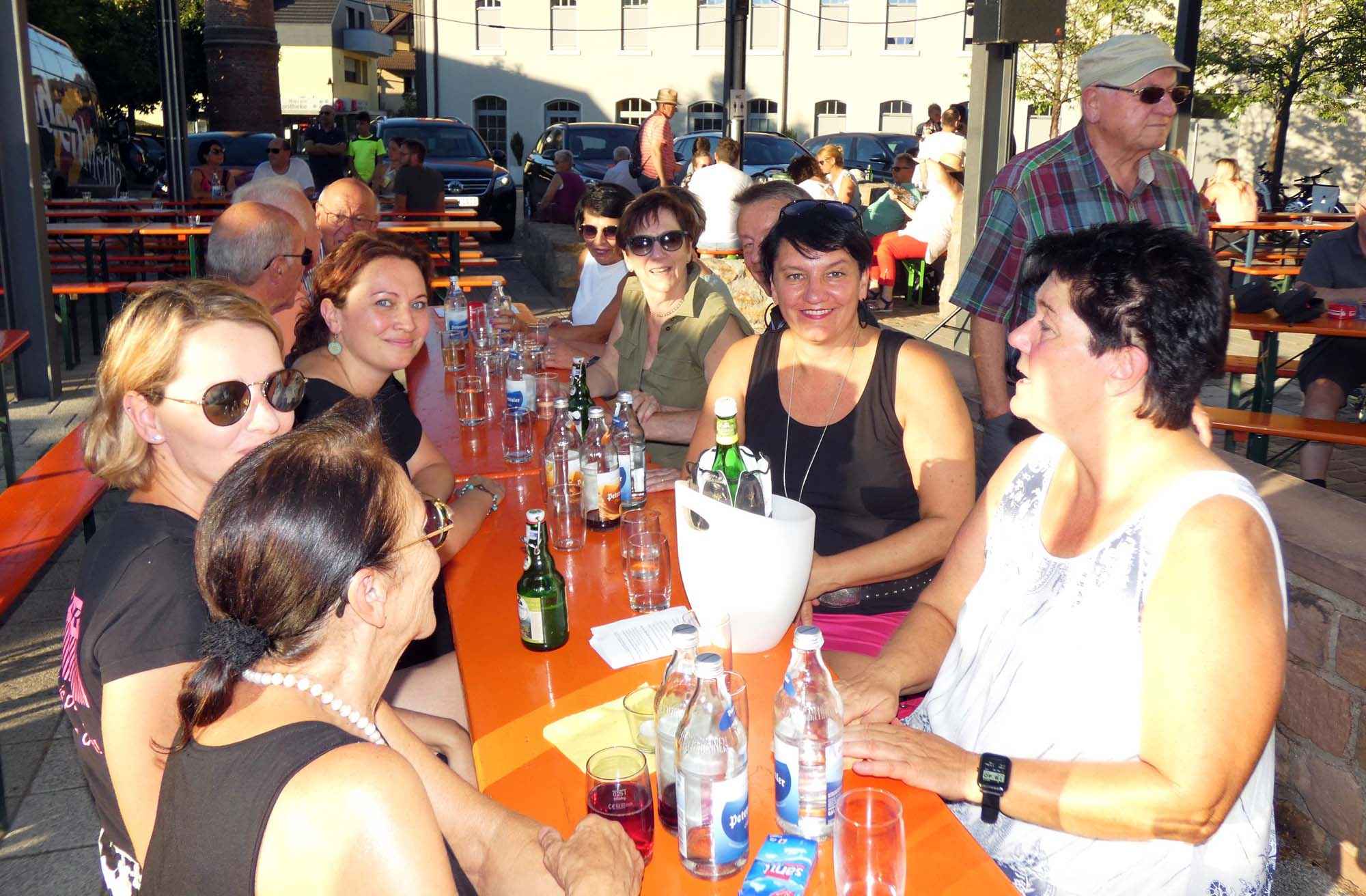 2022-8-5-BI-bia-Tavernenabend-und-SP Tisch Figaro