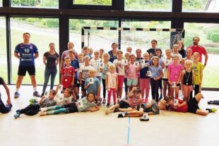 2022-9-14-ZE-UH-FVU-Zelli-Handballolympiade-05_Gruppenbild