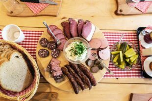 2022-10-12-OH-Tourist-Info-Gallenkilwi-Schwarzwa_lder Vesperplate_Thomas Rathay