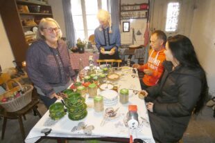 2022-10-4-BI-bia-800 Jahre Biberach-und-SP Kräutersalzmischen