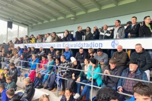 2022-10-4-ZE-UH-Verein-FVU-Stadtderby-FVU_Derby-Kulisse