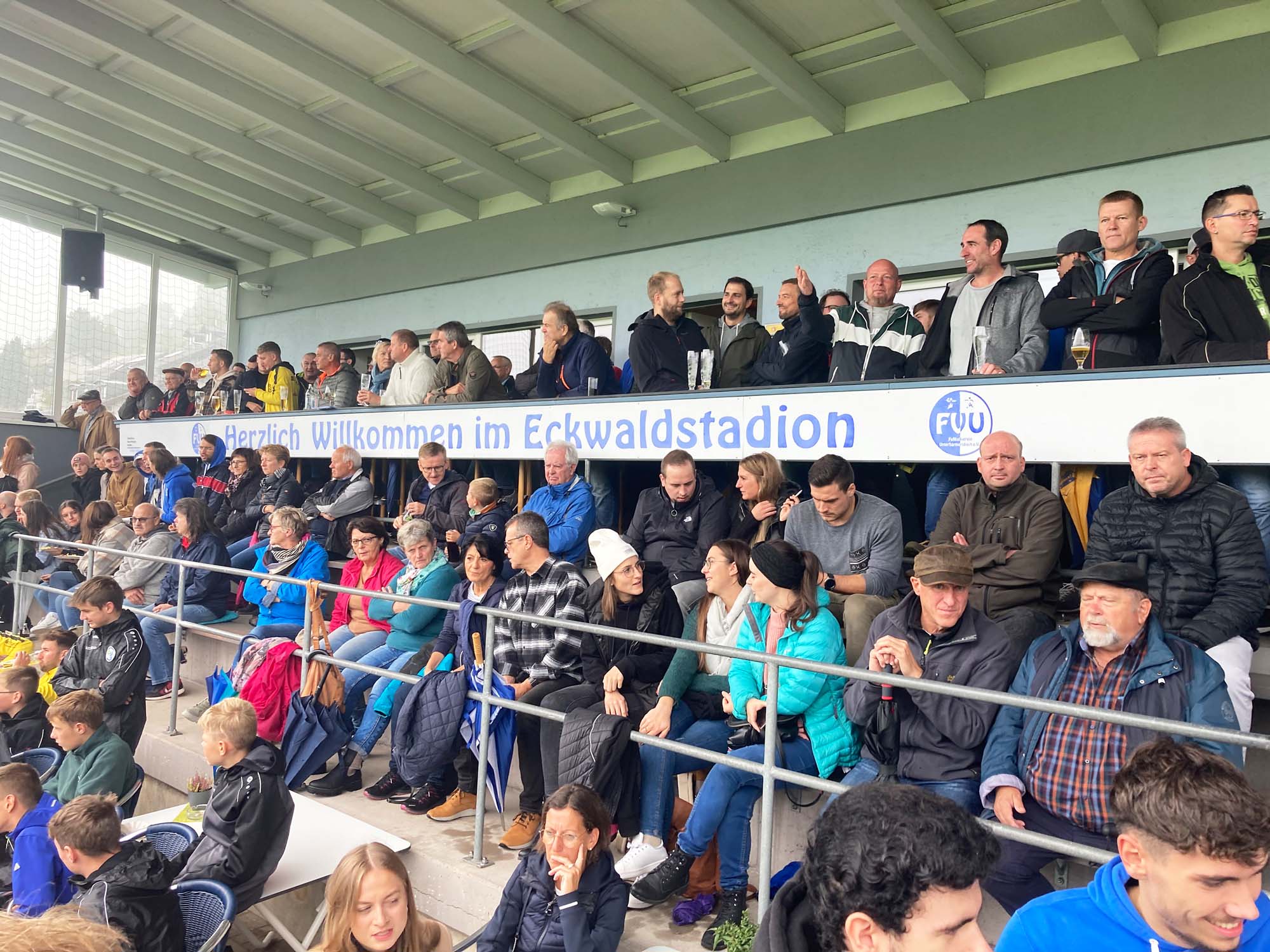 2022-10-4-ZE-UH-Verein-FVU-Stadtderby-FVU_Derby-Kulisse