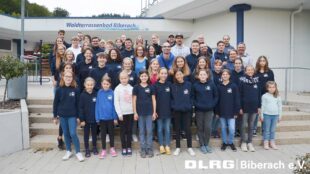 DLRG nimmt 95 Schwimmabzeichen ab